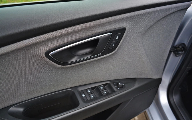 Seat Leon cena 48900 przebieg: 77000, rok produkcji 2019 z Boguszów-Gorce małe 352